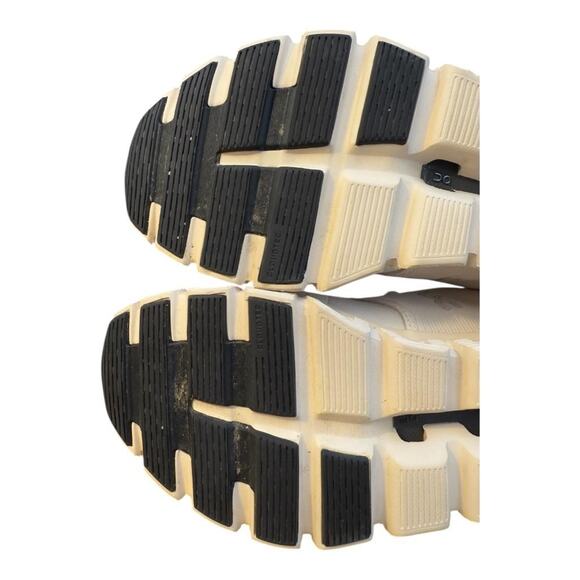 On Cloud 6 Waterproof Running Shoe Beige Women size 9 - Picture 8 of 9